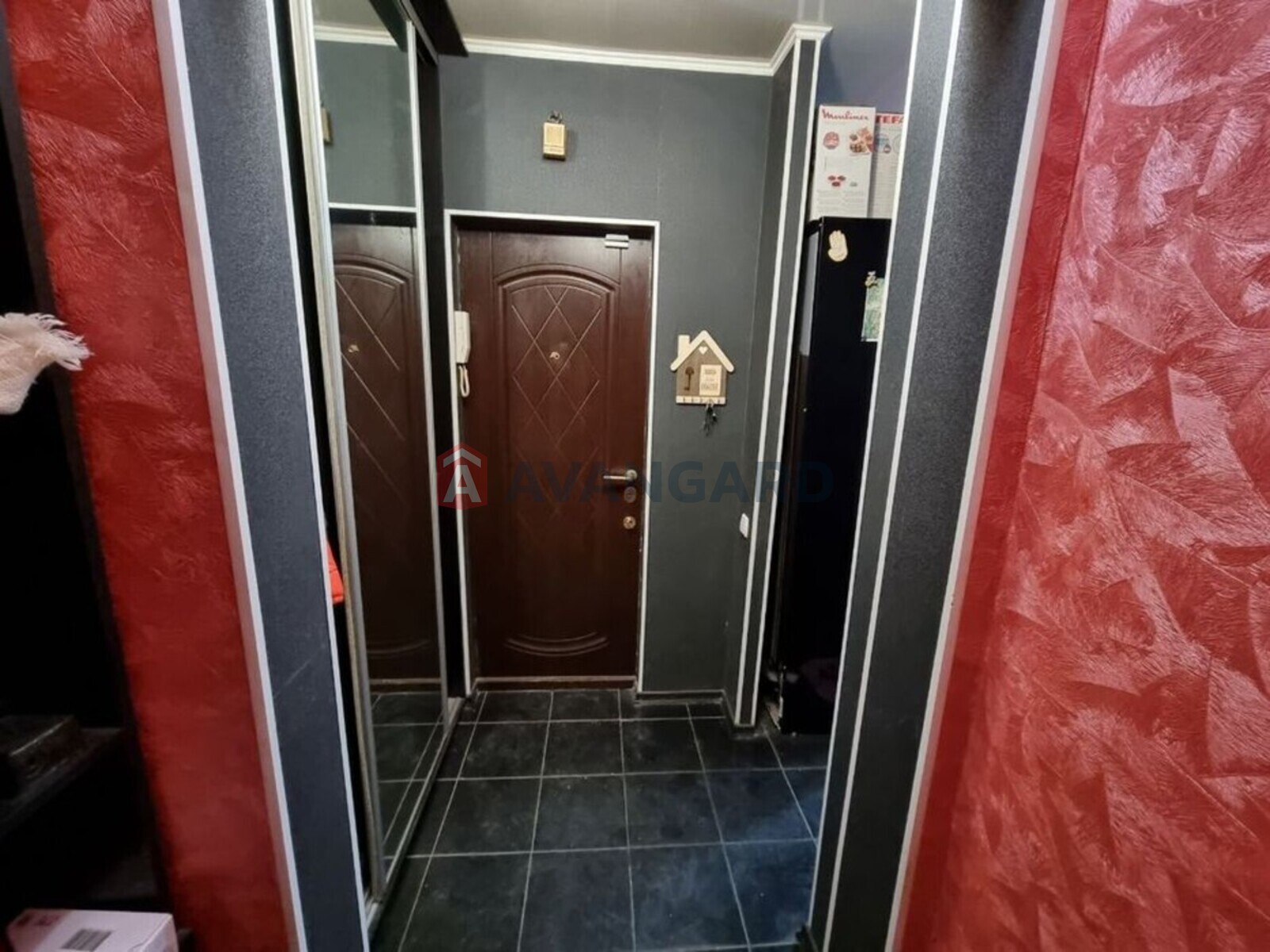 4 ��. ��������, 77/-/9 ��. �., 6/9 ������ ���� 8