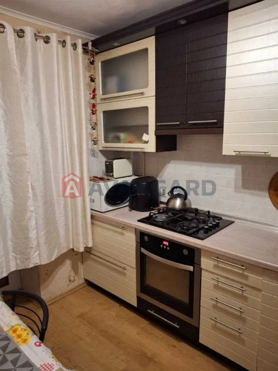 1 ��. ��������, 55/-/8 ��. �., 3/10 ������ ���� 11