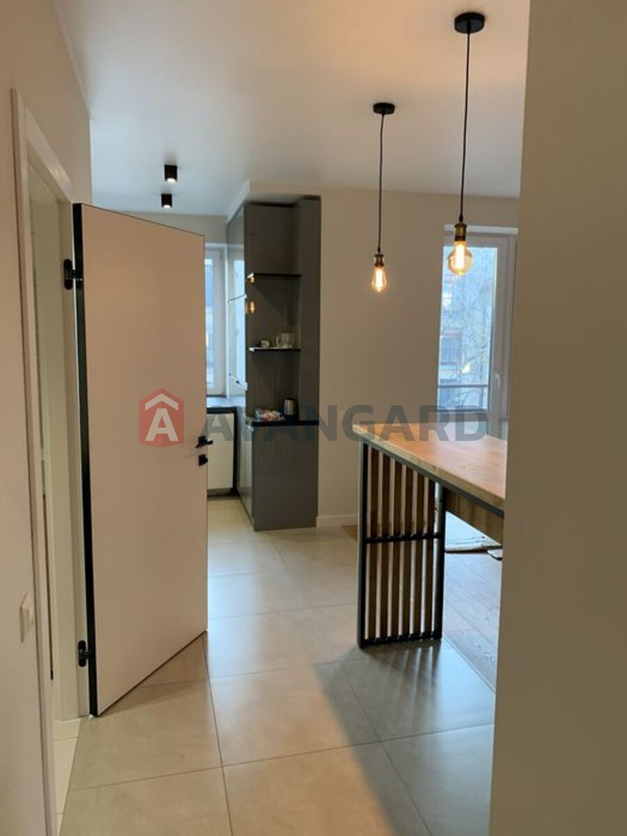 3 . , 85/-/10 . ., 4/5   8