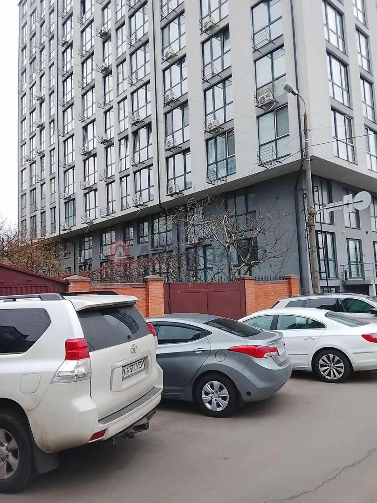 1 ��. ��������, 21/-/13 ��. �., 1/11 ������ ���� 4