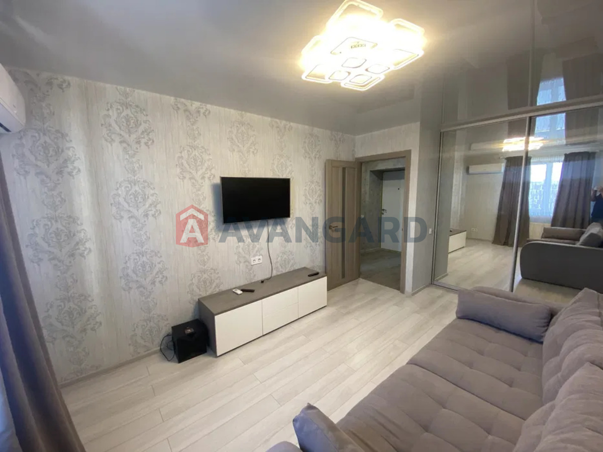 1 ��. ��������, 38/-/14 ��. �., 11/11 ������ ���� 7