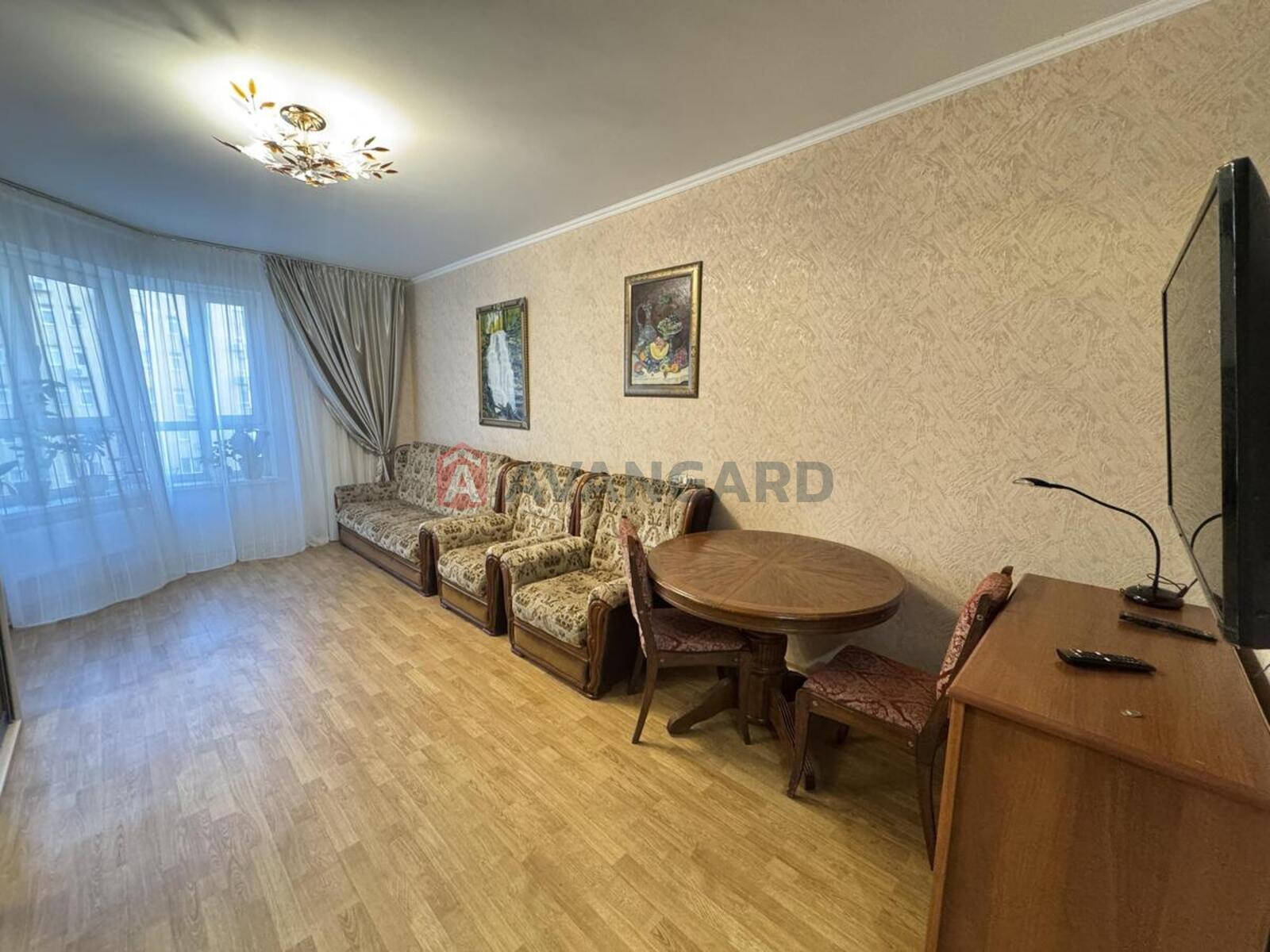 3 ����. ��������, 92/57/15 ��. �., 12/28 ���� ���� 8