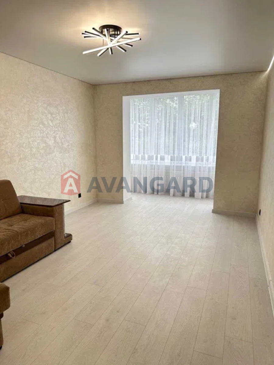 2 ��. ��������, 76/62/12 ��. �., 4/10 ������ ���� 12