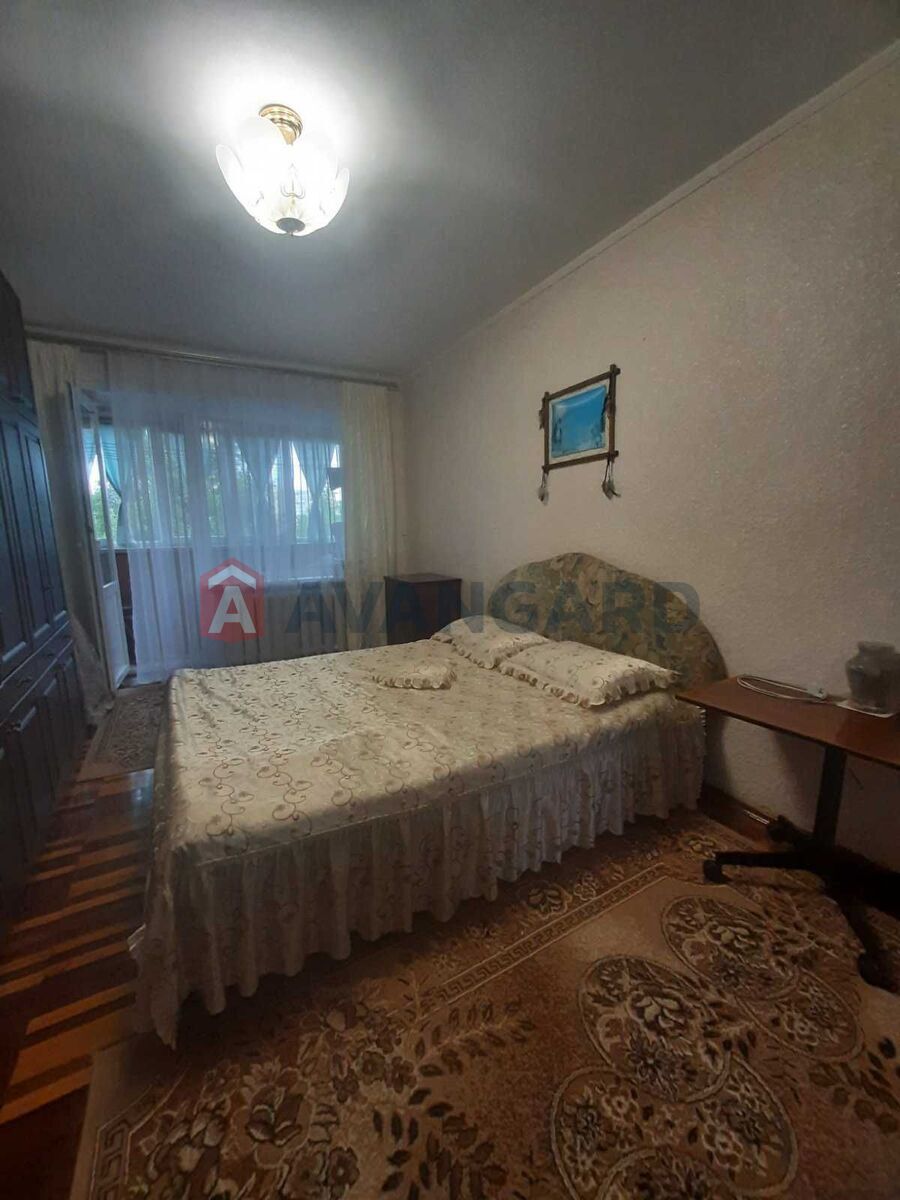 3 ��. ��������, 66/41.1/8 ��. �., 2/9 ������ ���� 8