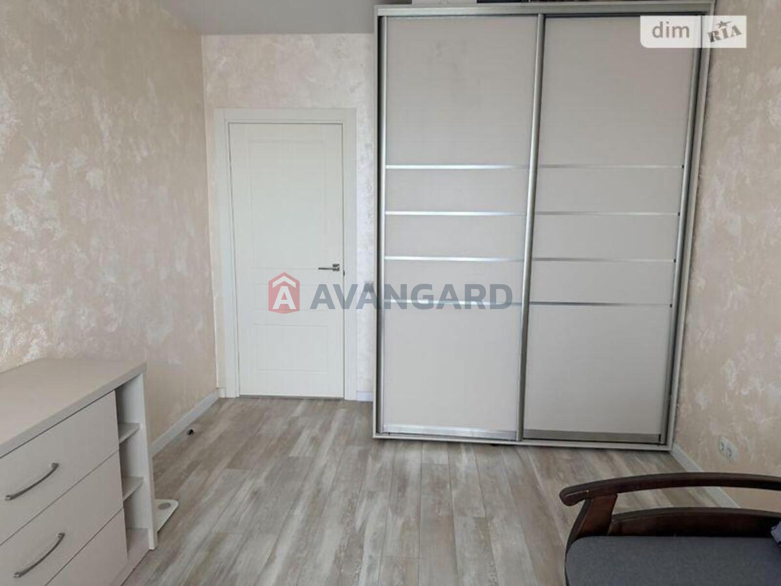 2 ��. ��������, 62/44/15 ��. �., 5/14 ������ ���� 4