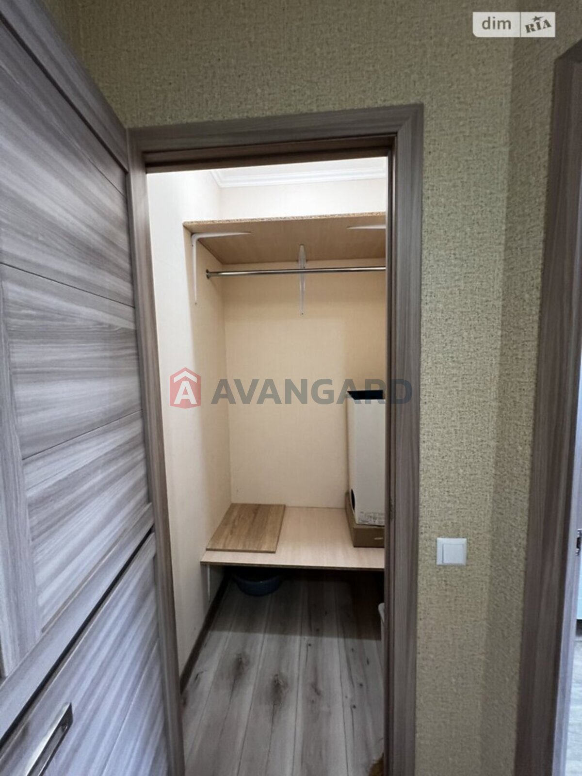 1 ����. ��������, 44/20.8/8.6 ��. �., 9/12 ���� ���� 11