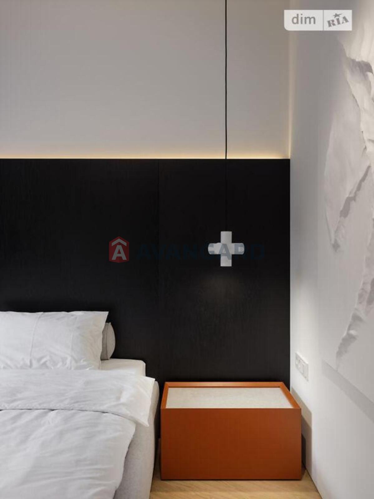 1 ��. ��������, 43/14/17 ��. �., 5/10 ������ ���� 18