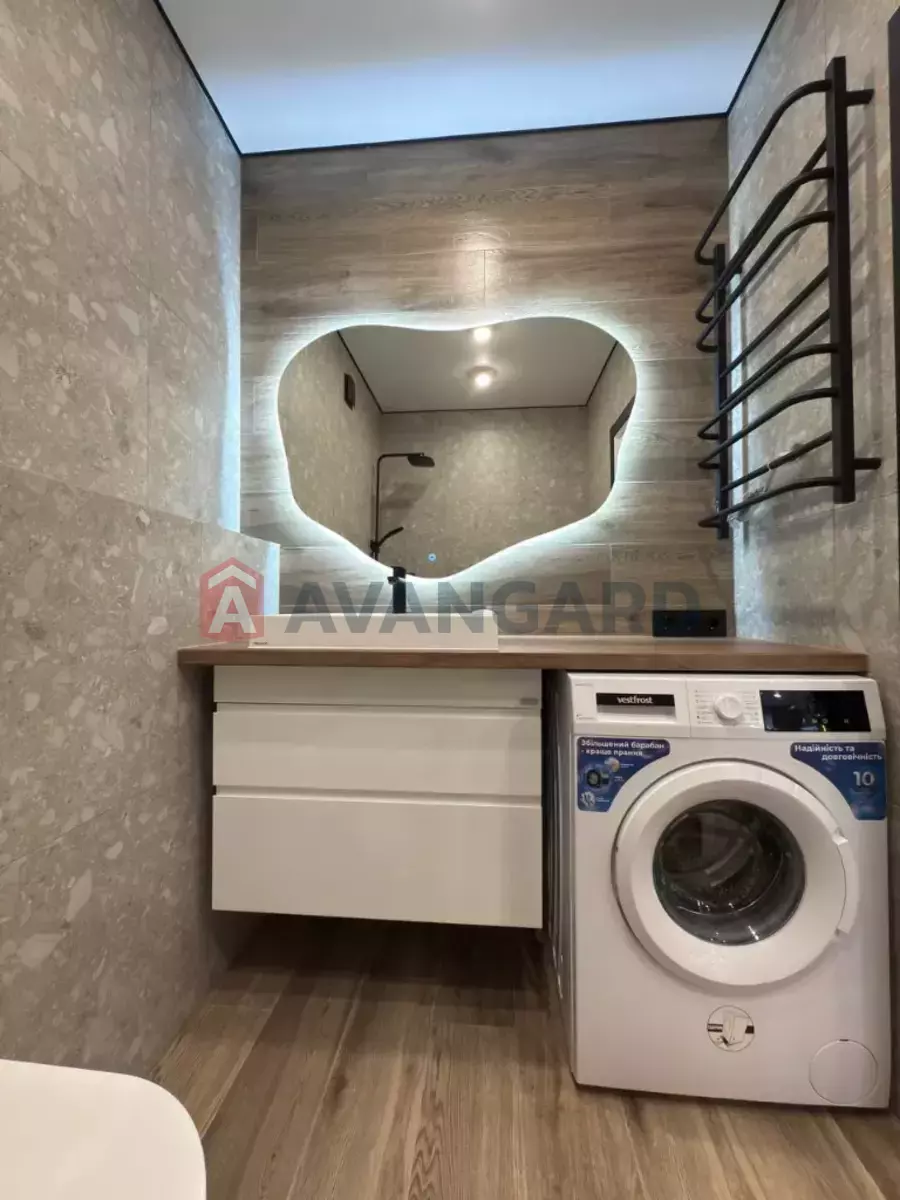 1 ��. ��������, 44/17/18 ��. �., 9/10 ������ ���� 12