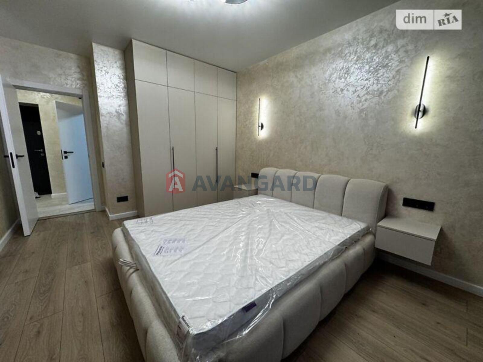 1 ��. ��������, 38/-/11 ��. �., 7/8 ������ ���� 11