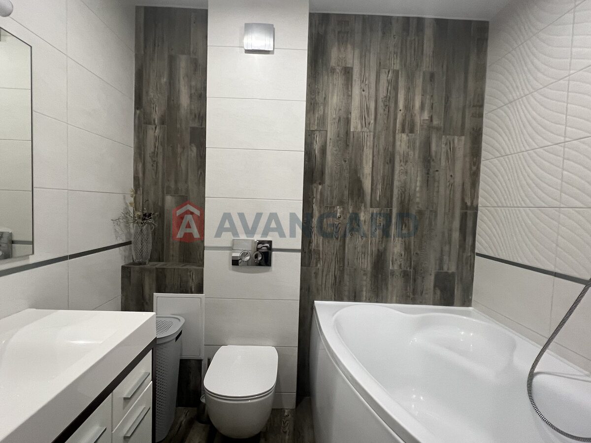 2 ��. ��������, 53/-/17 ��. �., 8/12 ������ ���� 14