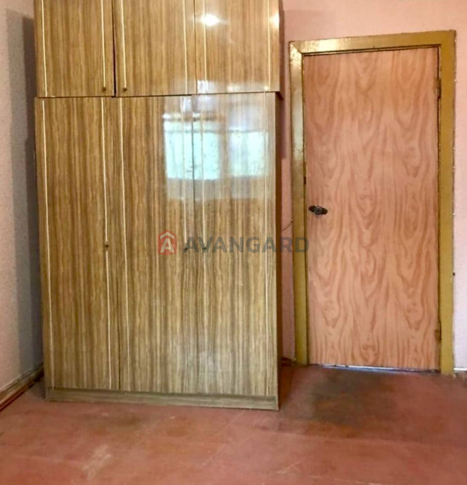 3 ��. ��������, 68/-/8 ��. �., 1/9 ������ ���� 5