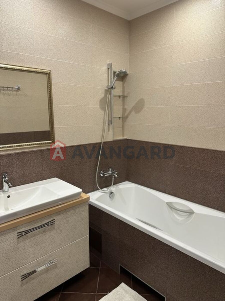 1 ����. ��������, 49/21.7/10 ��. �., 15/25 ���� ���� 13