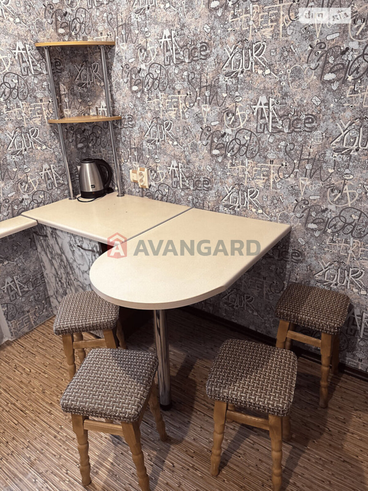 2 ��. ��������, 42/24/5 ��. �., 5/5 ������ ���� 3