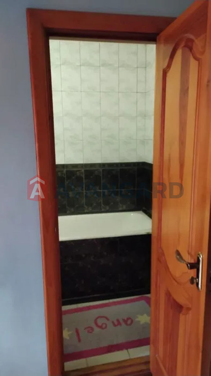 3 . , 70/-/8 . ., 5/9   5