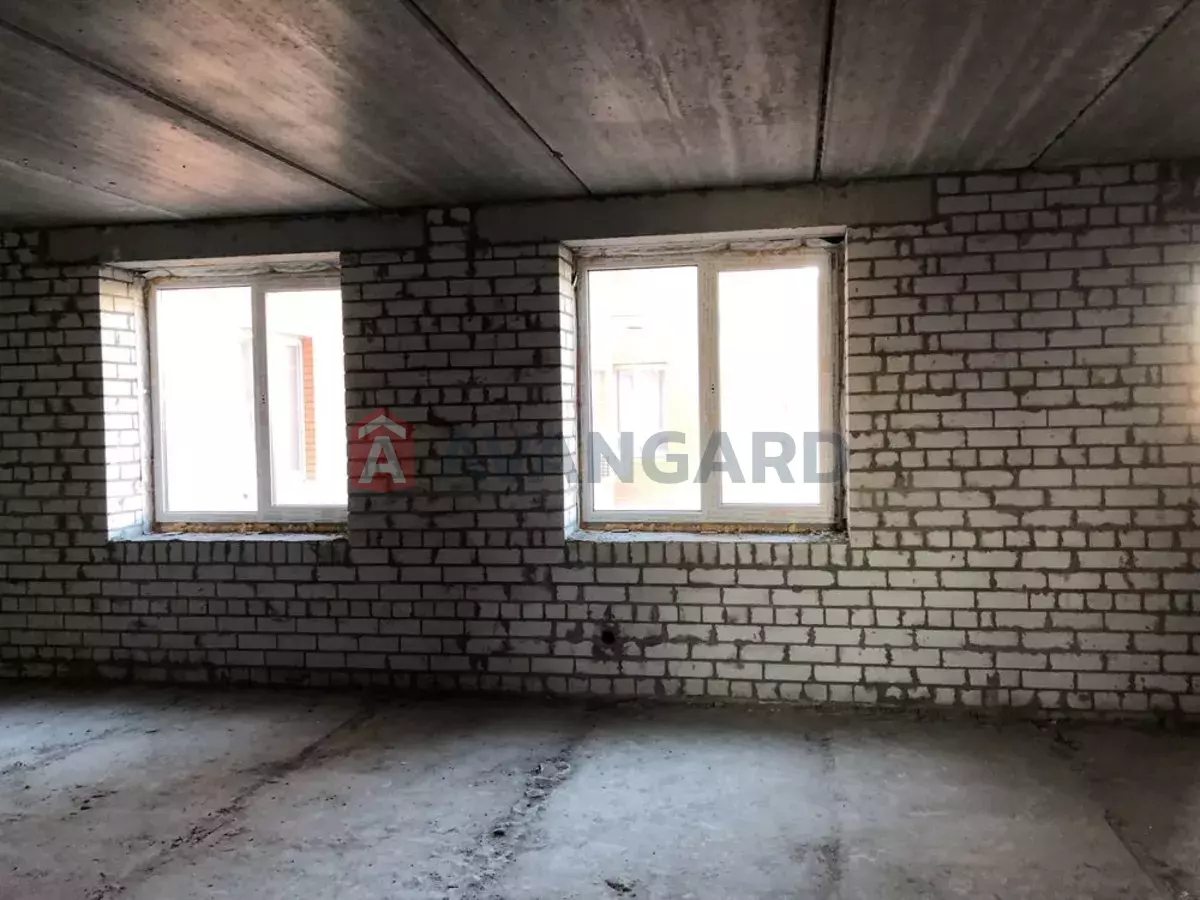 2 ��. ��������, 71/-/20 ��. �., 8/10 ������ ���� 4