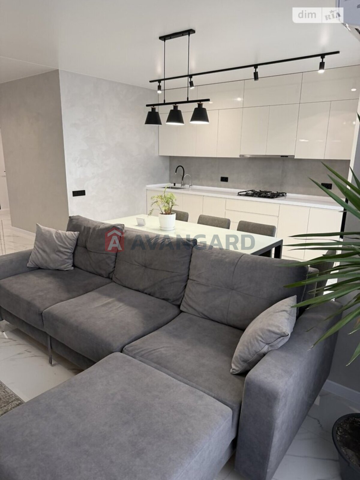 3 ��. ��������, 91/35/39 ��. �., 8/8 ������ ���� 2