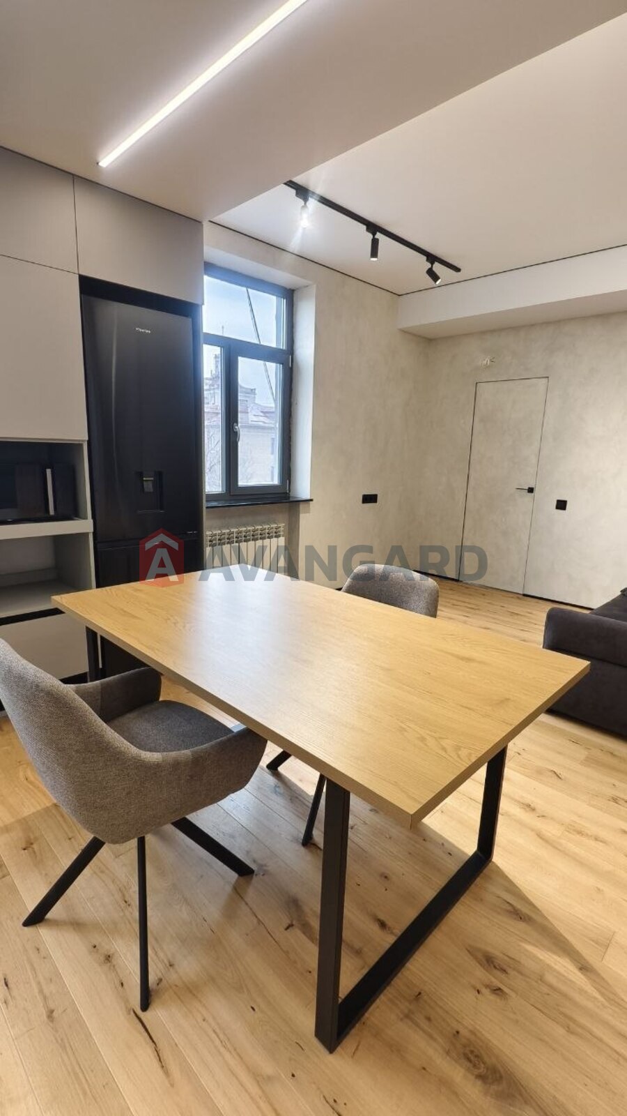 2 ��. ��������, 52/-/18 ��. �., 5/5 ������ ���� 3