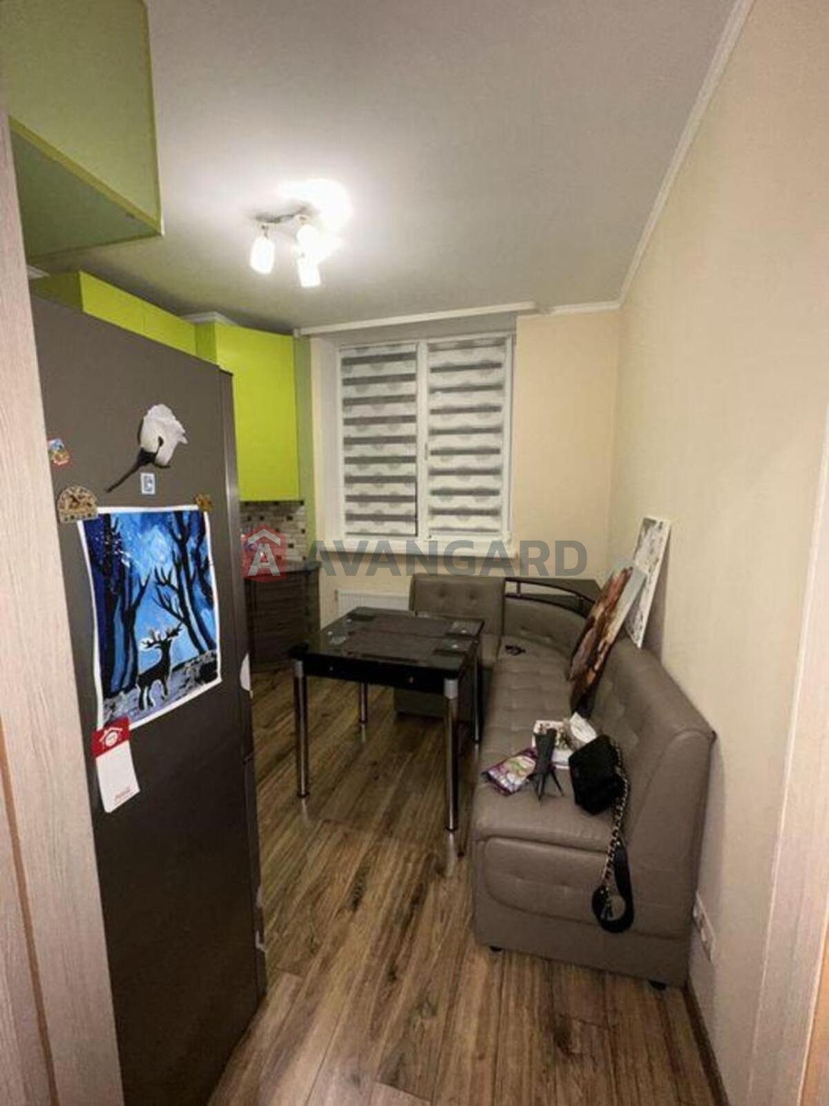 1 ��. ��������, 40/-/15 ��. �., 3/10 ������ ���� 16