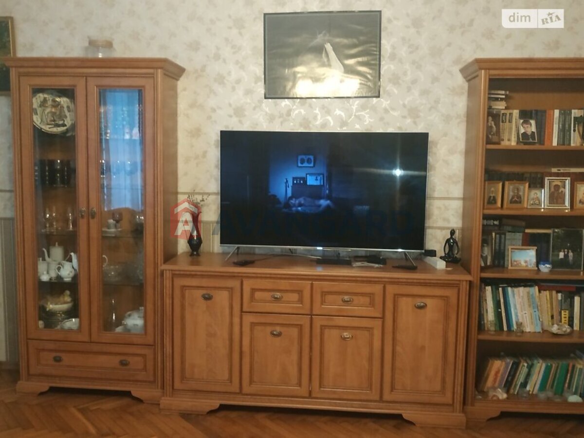 3 ����. ��������, 92.9/60.8/15.1 ��. �., 3/4 ���� ���� 3