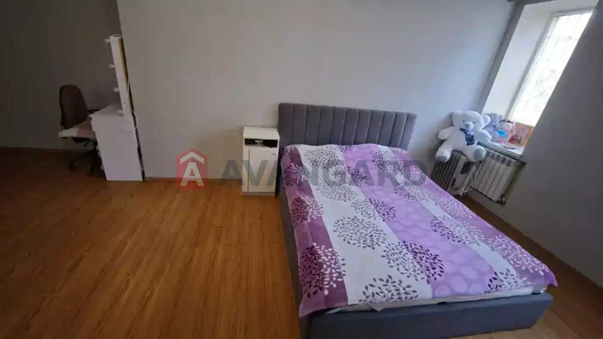 3 ����. ��������, 130/-/31 ��. �., 1/2 ���� ���� 11