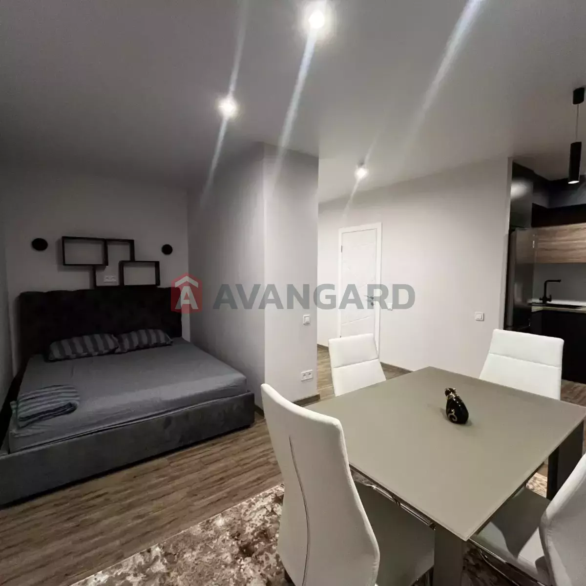 1 . , 43/-/- . ., 7/10   11