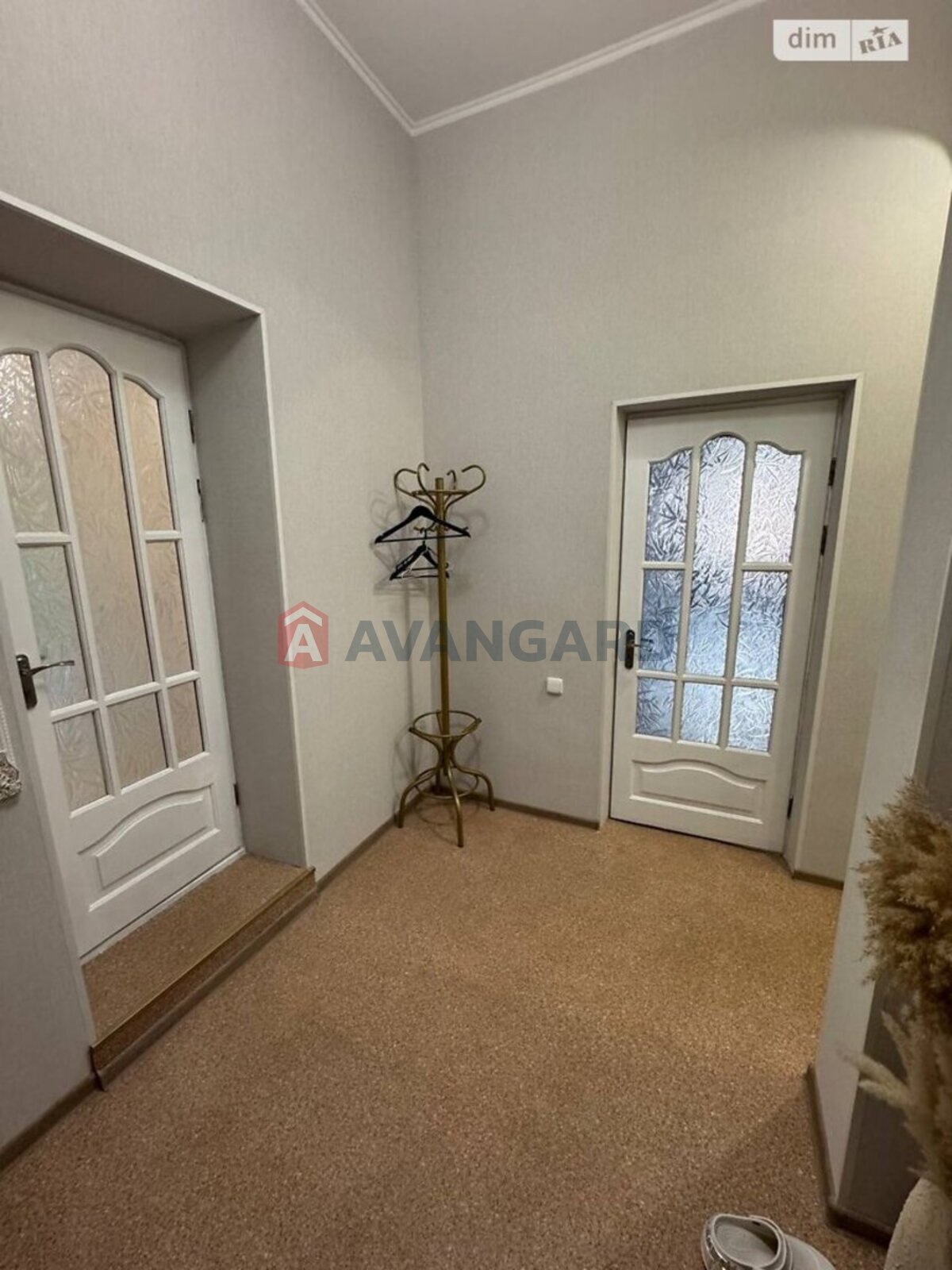 3 ��. ��������, 110/67/15 ��. �., 1/1 ������ ���� 15