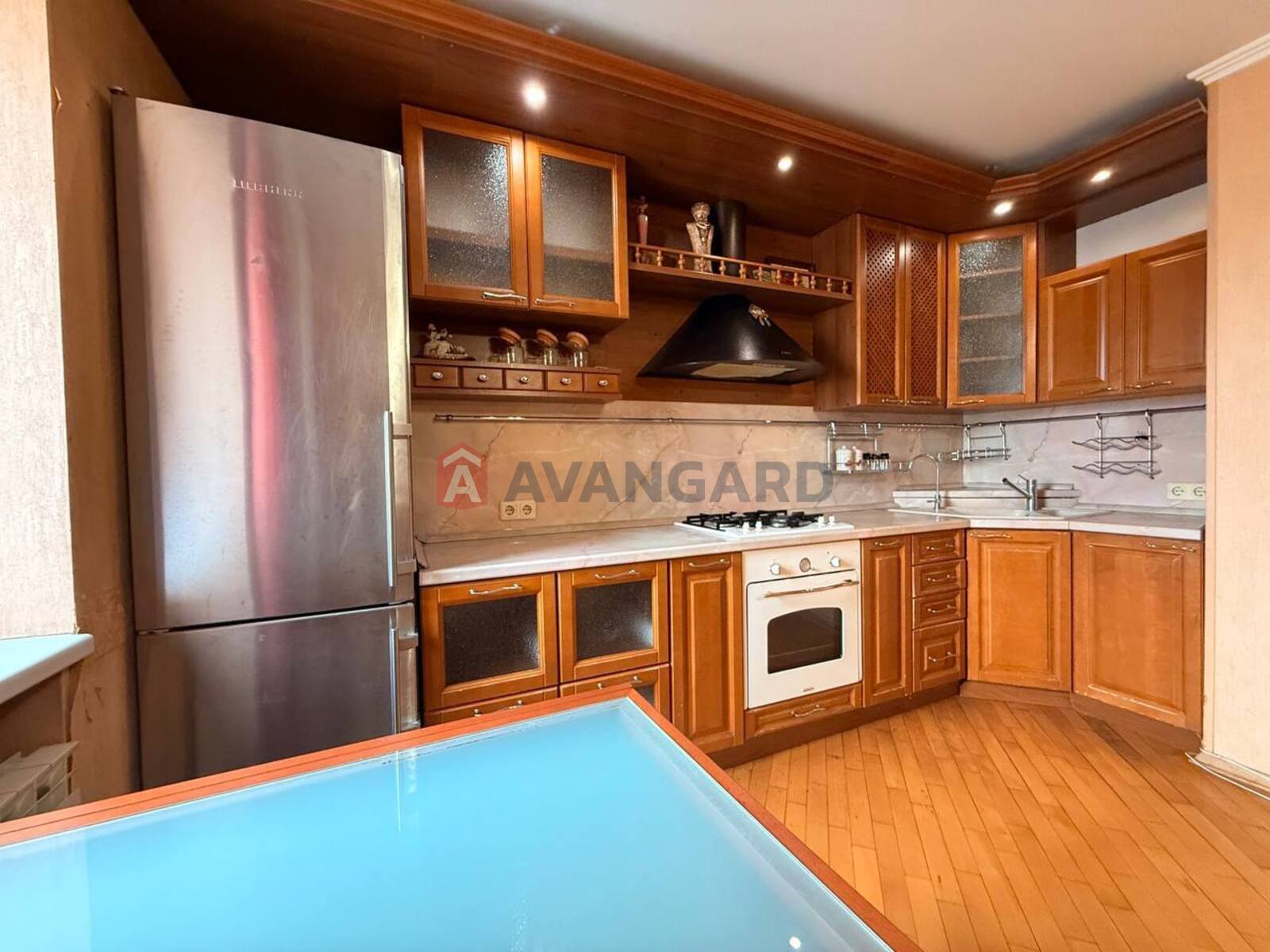 3 ��. ��������, 68/50/16 ��. �., 8/10 ������ ���� 17