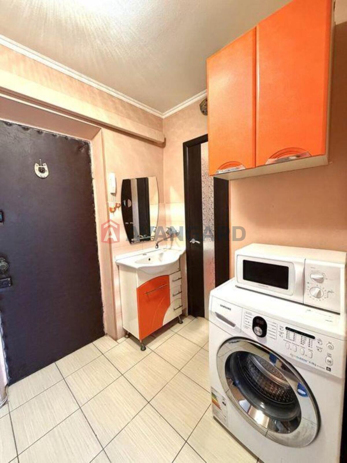 1 ��. ��������, 24/-/4 ��. �., 4/5 ������ ���� 8