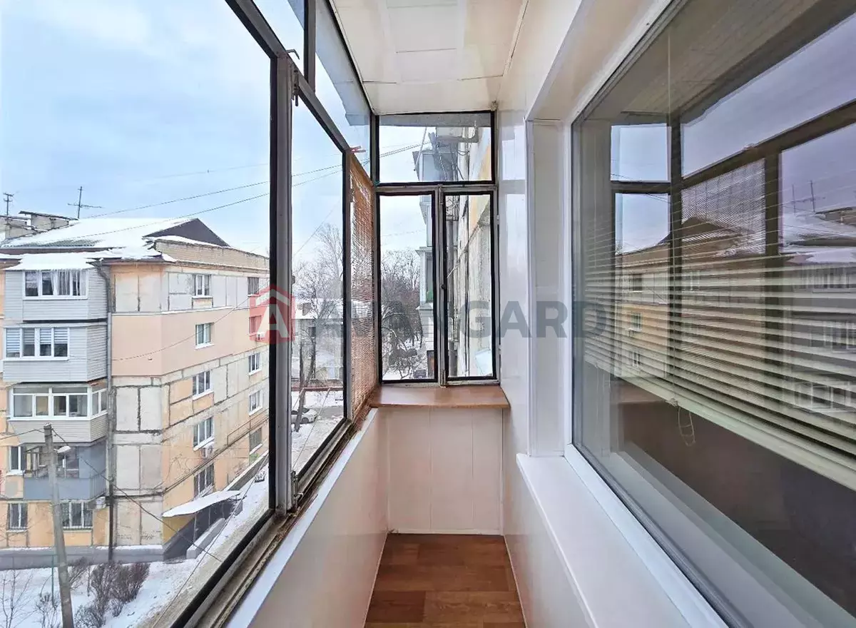 3 ��. ��������, 60/44/5 ��. �., 4/5 ������ ���� 8