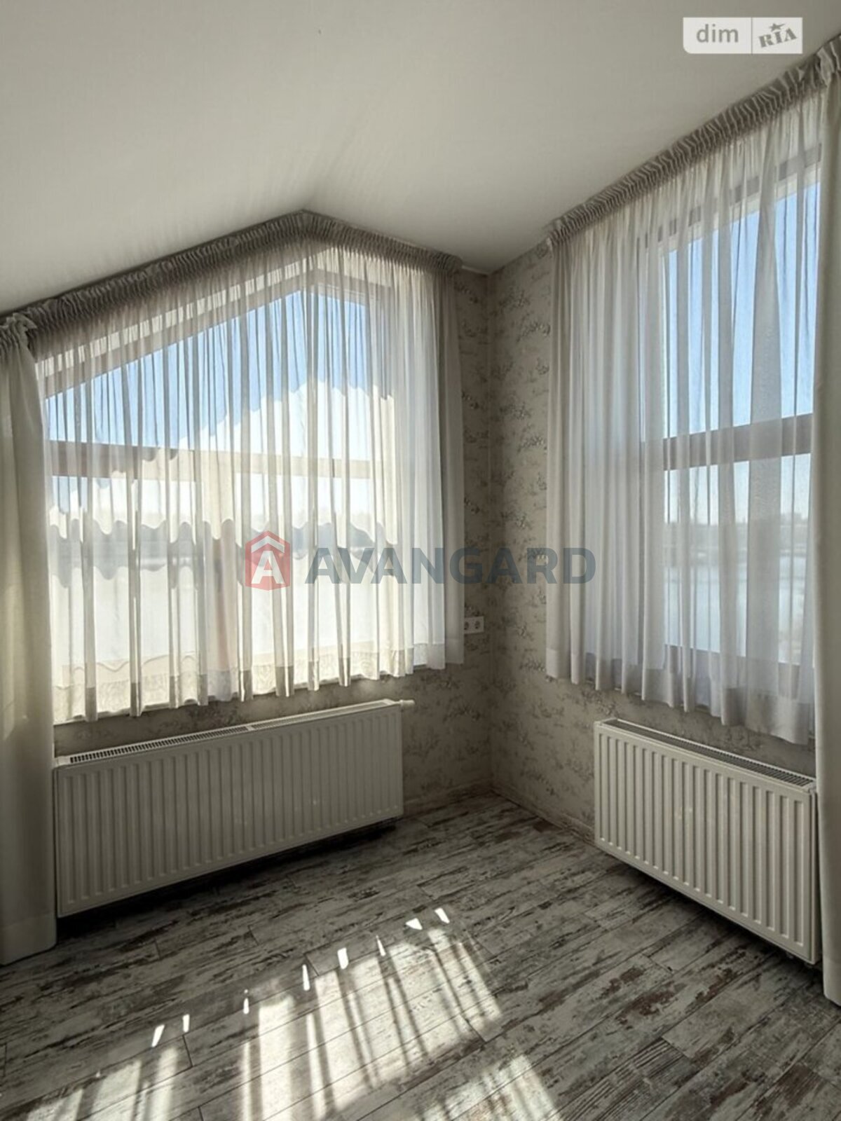 3 ��. ��������, 120/80/35 ��. �., 5/5 ������ ���� 8