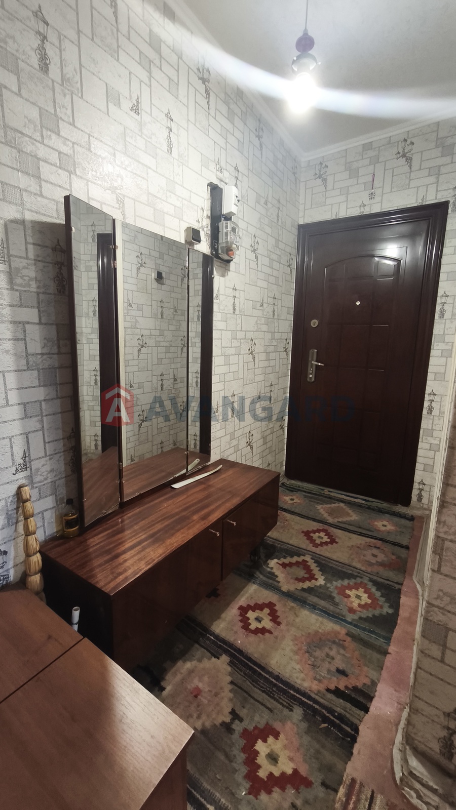 3 ��. ��������, 56/32/6 ��. �., 5/5 ������ ���� 9