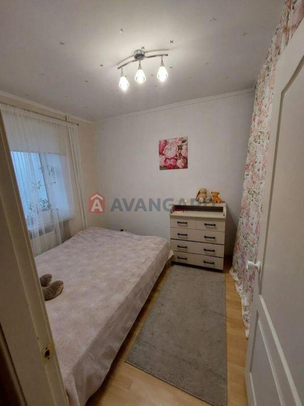 3 ��. ��������, 65/-/11 ��. �., 2/9 ������ ���� 20