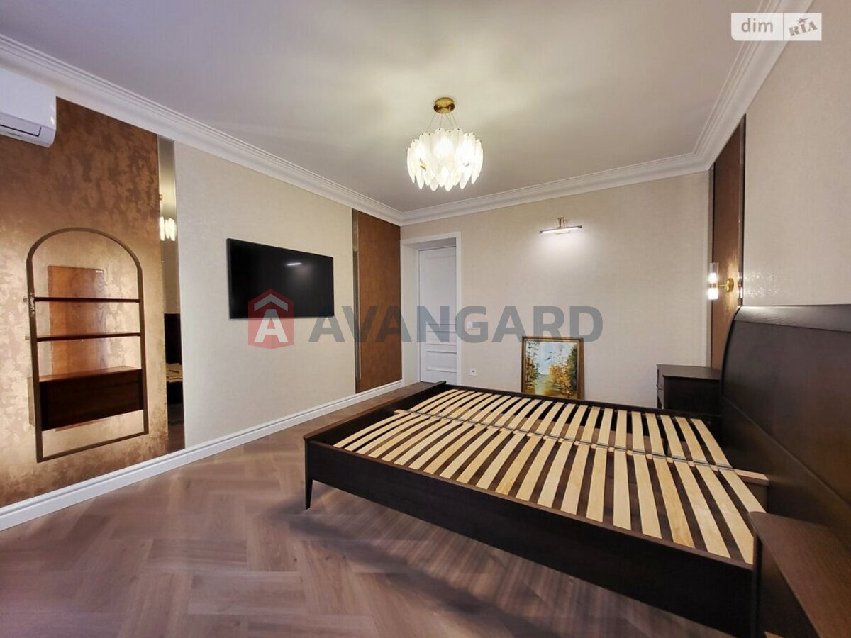 2 ��. ��������, 82/-/- ��. �., 8/9 ������ ���� 16