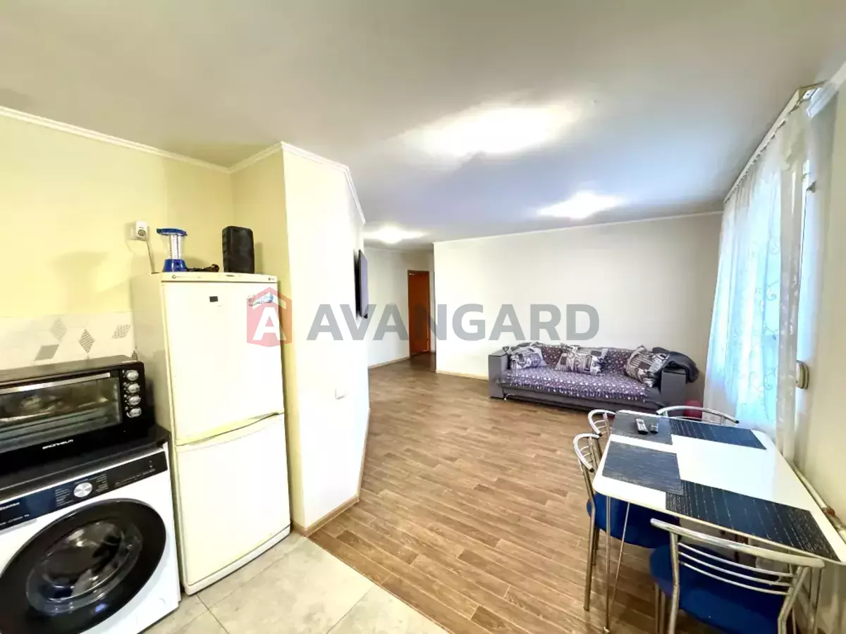 4 ��. ��������, 81/-/- ��. �., 1/10 ������ ���� 18