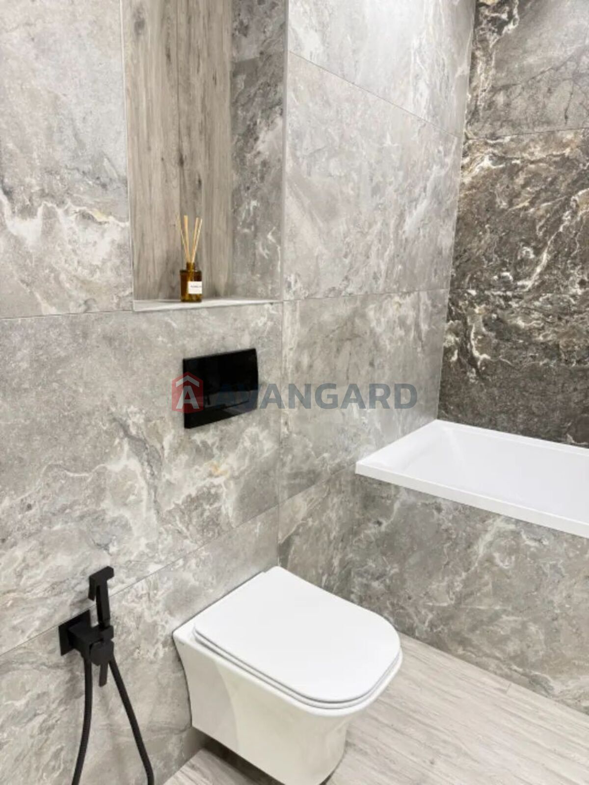 3 ��. ��������, 78/46/14 ��. �., 4/10 ������ ���� 17