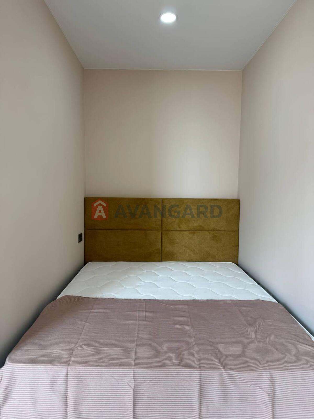 1 ��. ��������, 34/12/8 ��. �., 20/26 ������ ���� 14