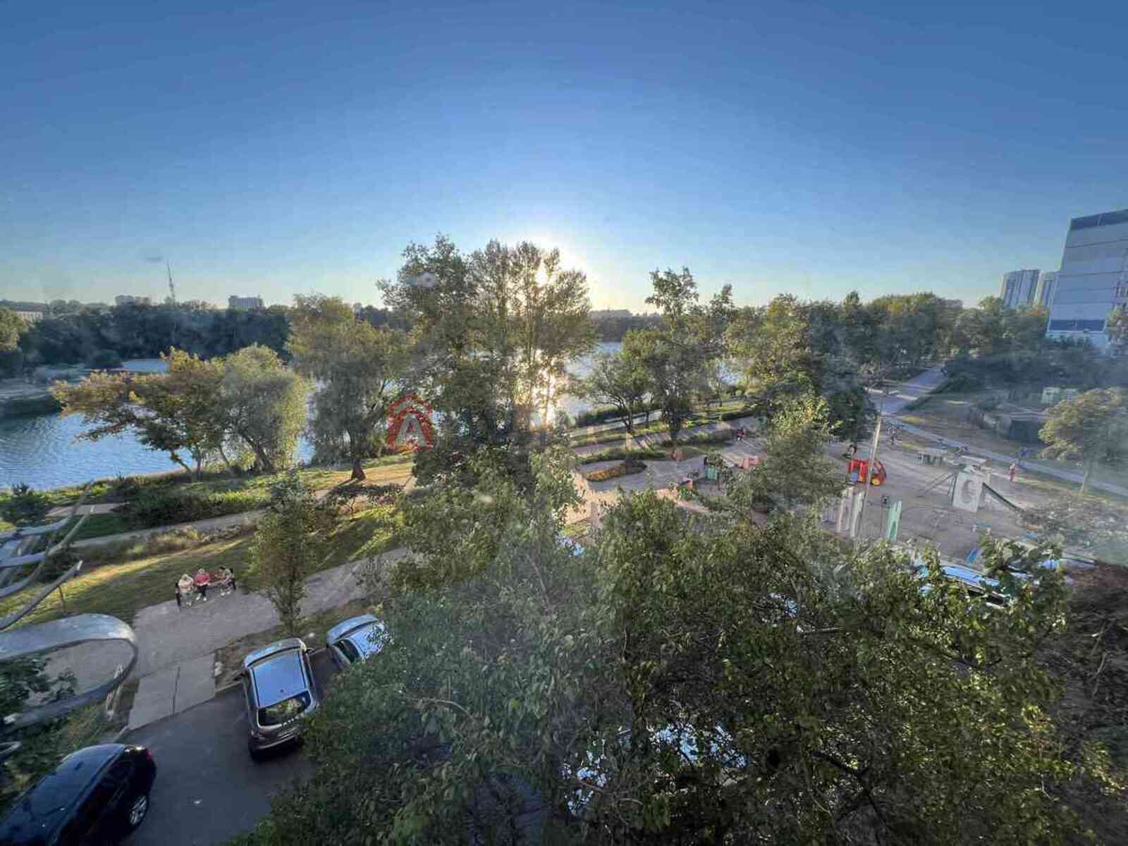 3 ��. ��������, 74/43/8 ��. �., 4/14 ������ ���� 17