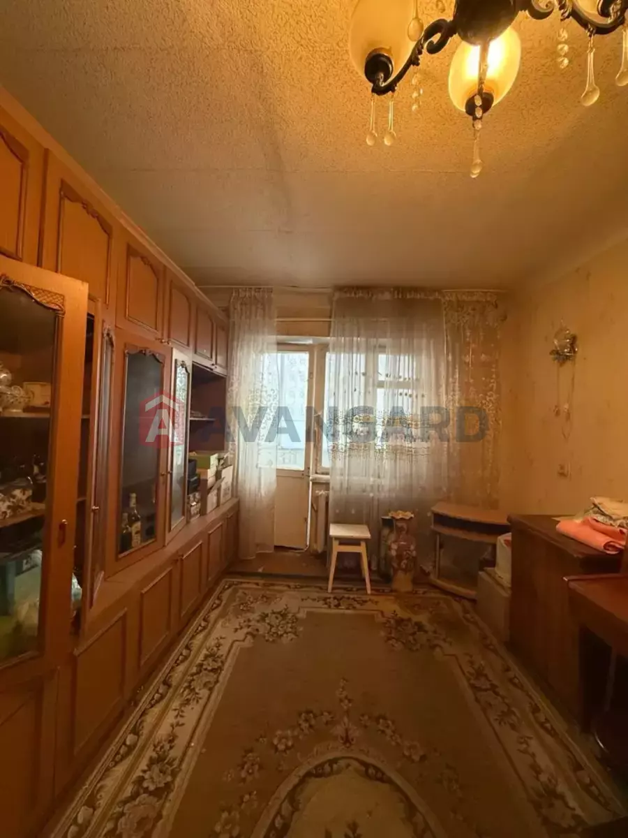 2 ��. ��������, 44/27/6 ��. �., 5/5 ������ ���� 4