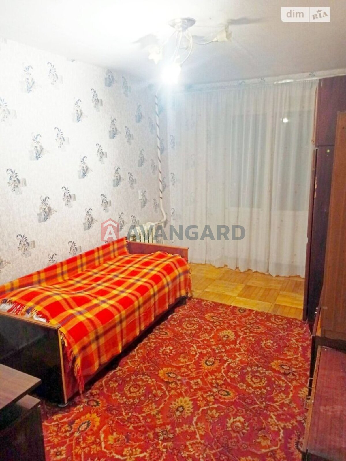 4 ��. ��������, 82/51/7 ��. �., 5/9 ������ ���� 23