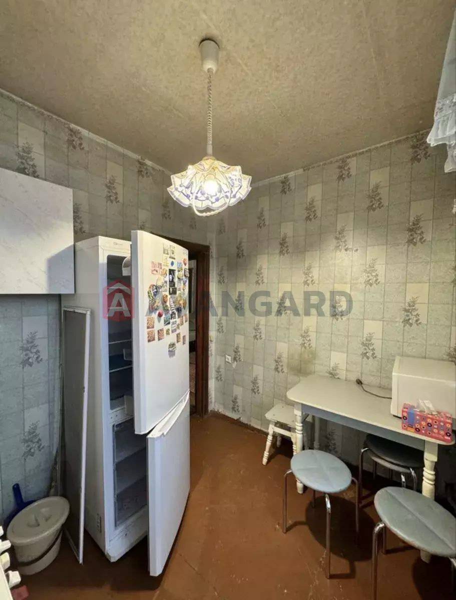 1 ��. ��������, 30/-/5 ��. �., 5/5 ������ ���� 4