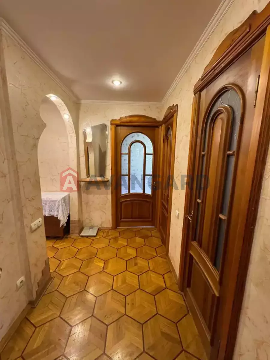 4 ��. ��������, 78/51/7 ��. �., 3/9 ������ ���� 3