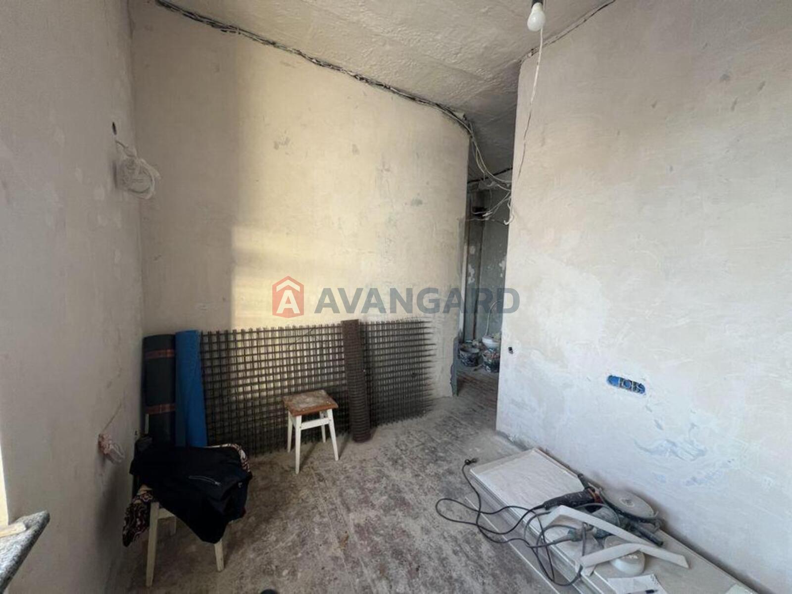 2 ��. ��������, 37/-/15 ��. �., 5/5 ������ ���� 1