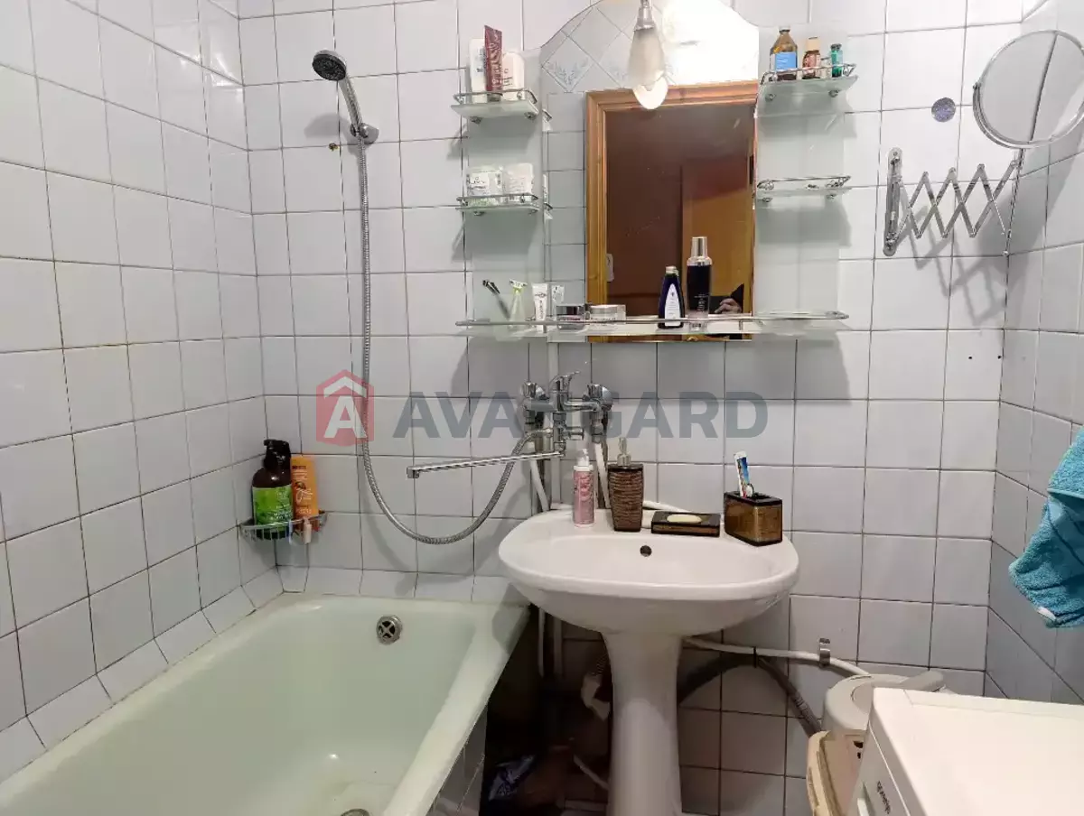 3 ��. ��������, 66/-/9 ��. �., 8/9 ������ ���� 8