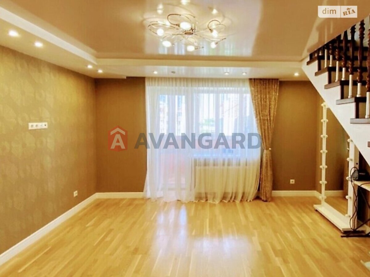 3 ��. ��������, 95/52/10 ��. �., 4/5 ������ ���� 2