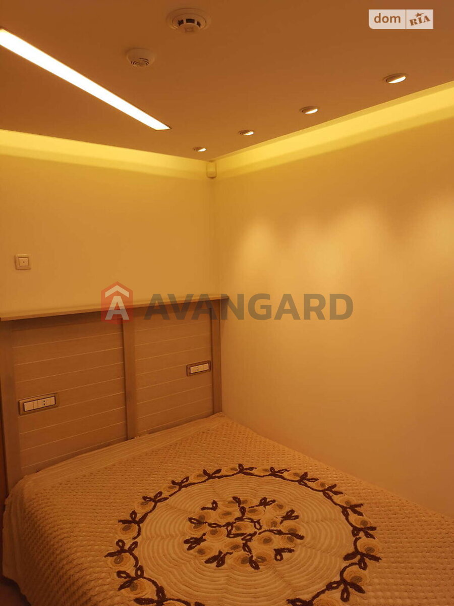 3 ��. ��������, 49/-/- ��. �., 3/4 ������ ���� 2