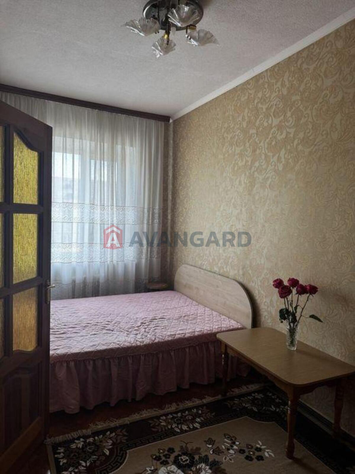 2 ��. ��������, 42/-/6 ��. �., 5/5 ������ ���� 8