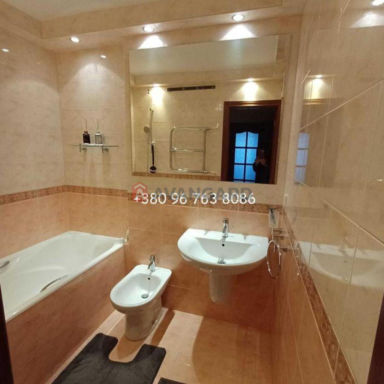 3 ��. ��������, 63/-/15 ��. �., 6/12 ������ ���� 9