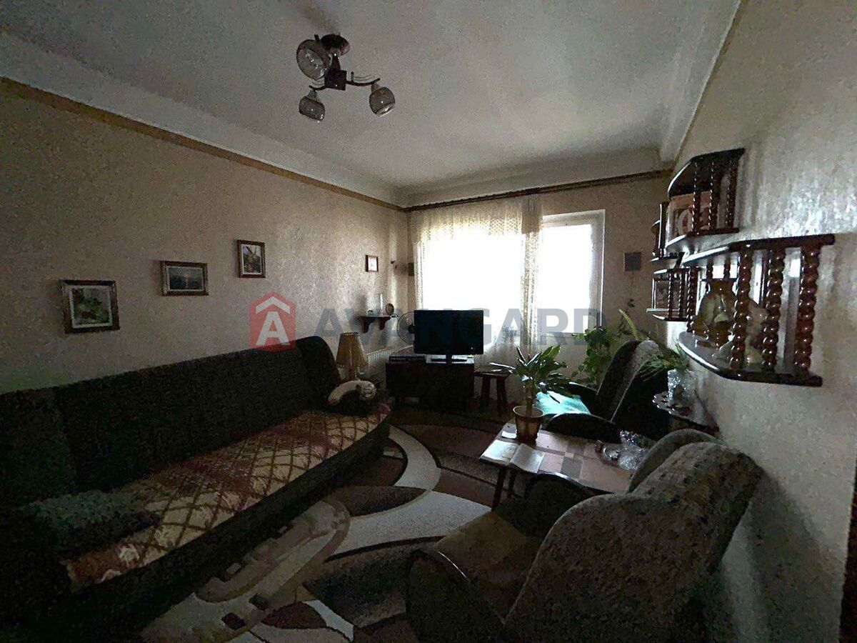 3 ��. ��������, 68/-/9 ��. �., 9/9 ������ ���� 8