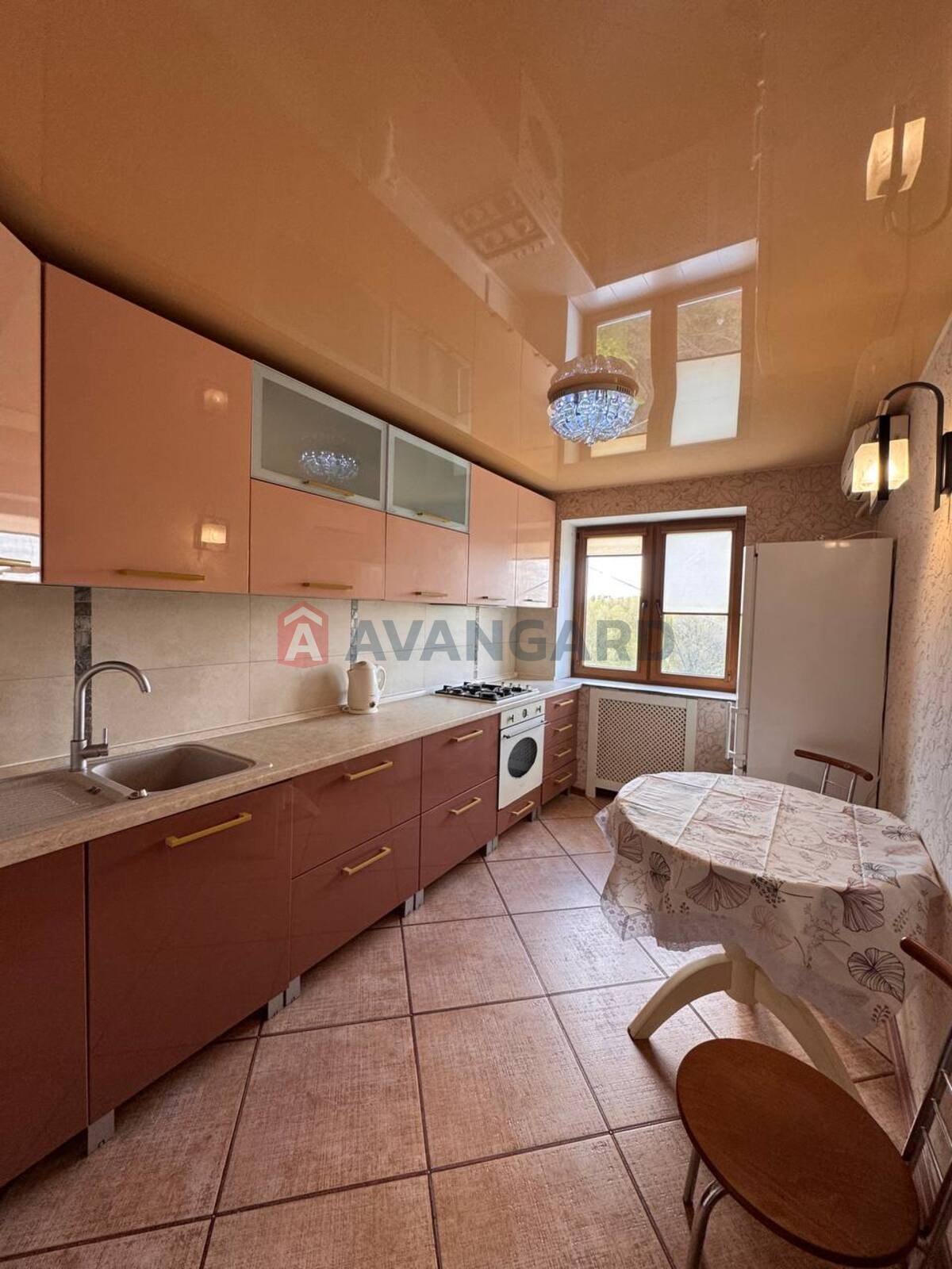 3 ��. ��������, 65/-/10 ��. �., 9/9 ������ ���� 2