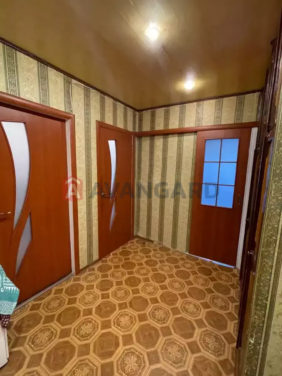 3 ��. ��������, 70/-/- ��. �., 4/16 ������ ���� 11